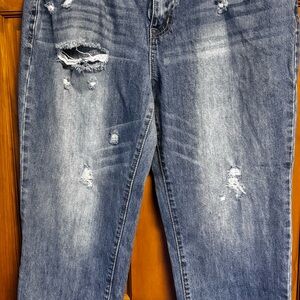 Casual Distressed Boyfriend Jeans in Blue